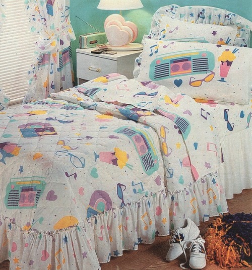 tinyfloatingwhales: chronicbitchimoon: 80sloove: 80’s Bedsheets I’d give anything for th