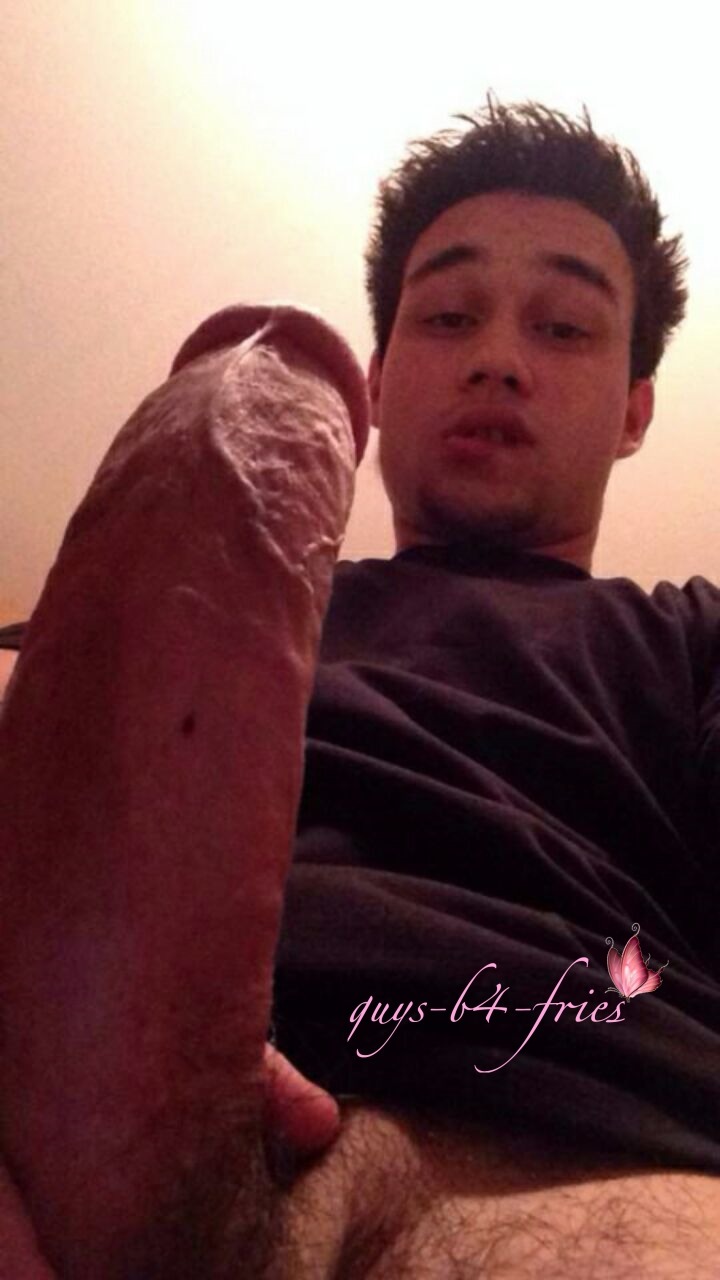 straightbaitedguys:  He looked yummy with the hat on.