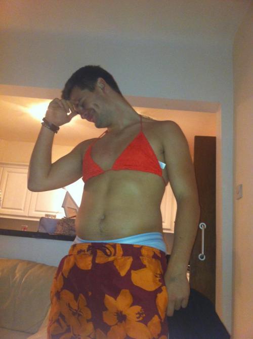 snug-genes: lucydonaghan:One of my best mates at Uni, this guy is a top basketball player on the Uni