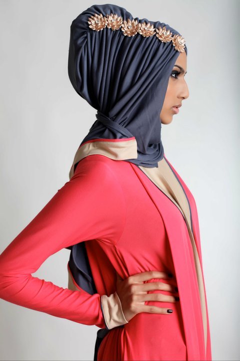 muslimwomenwearclothestoo:  muslimwomenwearclothestoo.tumblr.com/