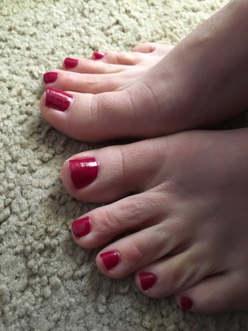 kissabletoes: The only thing that would make this picture of my feet even sexier is if they were cov