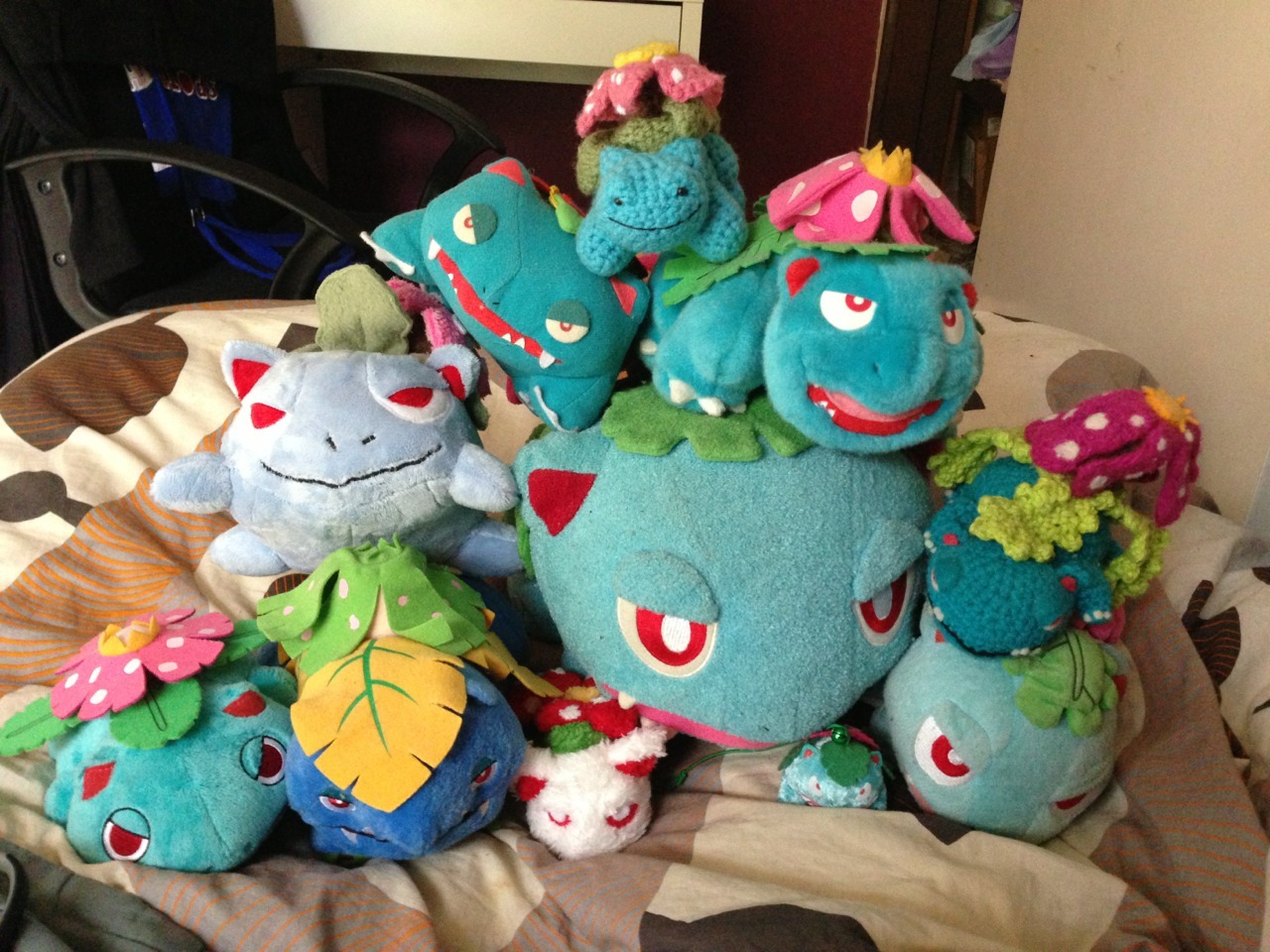 pannsie:  Fun fact: I am in possession of a few Venusaurs. 