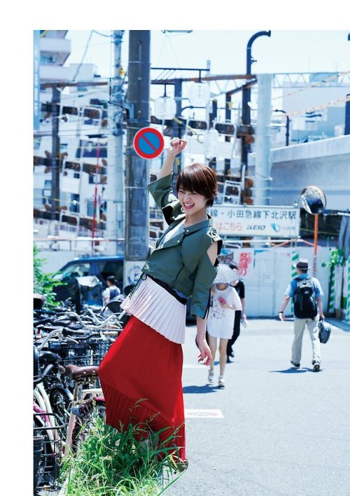 uptou: BRODY (ブロディ) 2018年10月号 若月佑美×下北沢「乃木坂46 Tokyo film」 さらに読む