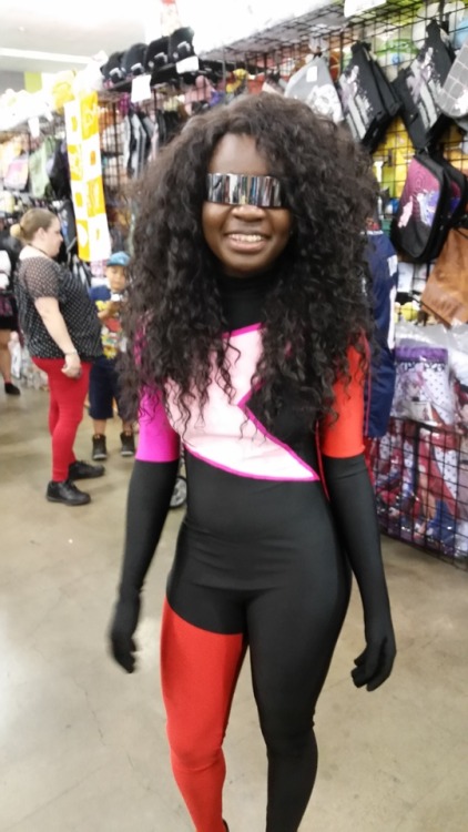 apocalypseonlooker: Some amazing cosplayers from Saturday of Fanime con 2017 If you see yourself, pl