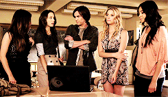 dailypll:  Every Pretty Little Liars episode: 2x15- A Hot Piece of A   “‘Greetings