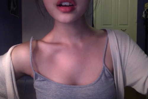 lilydesu: sometimes i forget i have a beauty mark near my lip