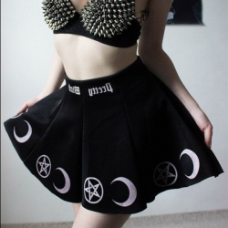 sarasalternativefashion:    ALTERNATIVE ✝ FASHION   