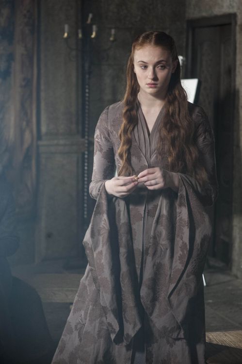 costumeloverz71: Sansa Stark (Sophie Turner) Purple leaf cloak.. Game Of Thrones (2011-2018).. Costu