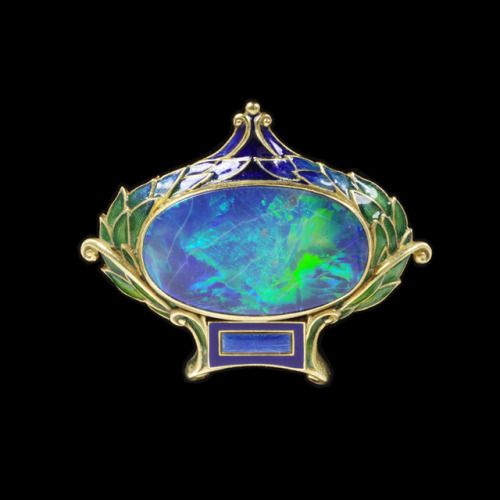 heaveninawildflower:Brooch (New York, circa 1900) by Marcus & Co.Enamelled gold set with opal.Im