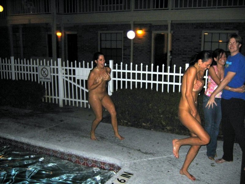 candidfemalenudity:  See even more at NAKED PICTURES!