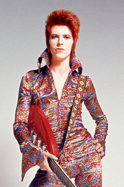 vintagegal:  David Bowie photographed by Masayoshi Sukita, 1972 