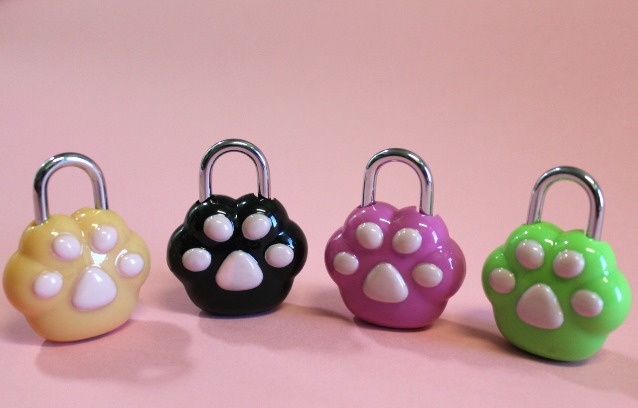 kittensplaypenshop: Paw Padlocks :3 Comes with 2 keys! 