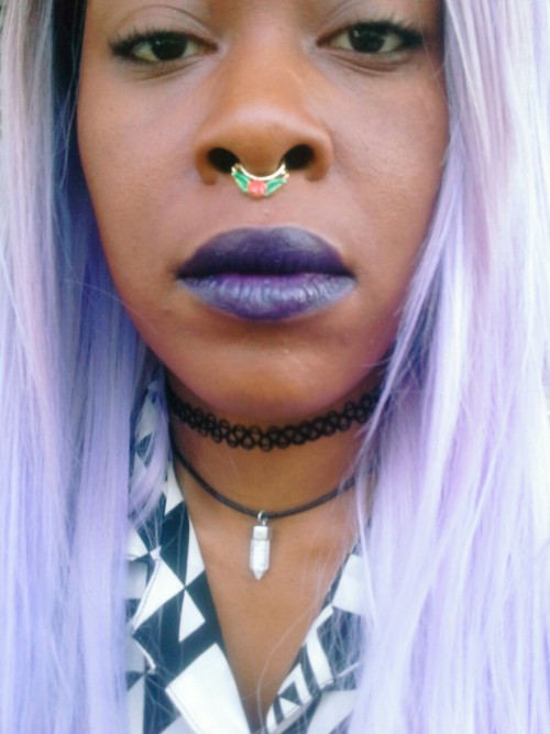 bbymutha:  im obsessed w my new nose jewelry.