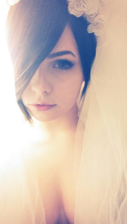idk-babe:  Wedding selfie