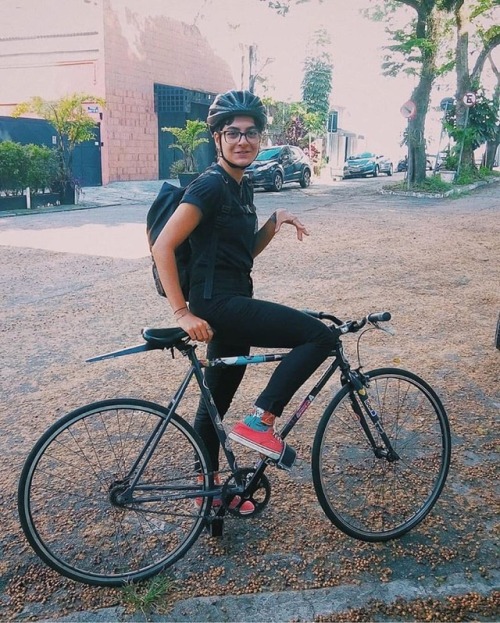 fixiegirls: Repost from @iancaloureiro apesar dessa cara sou alguém mais inteligente que o nosso nov