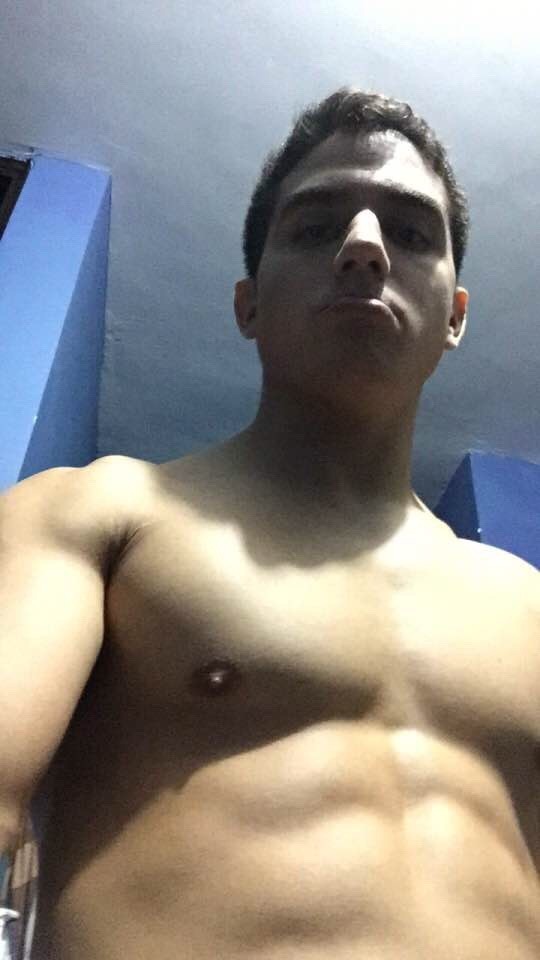 chacalitosmex:  vergasmxblog:  Qué delicia. 😍  Que cabron tan rico