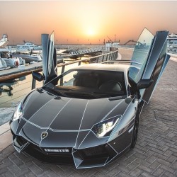 themanliness:  Tron Lamborghini Aventador!