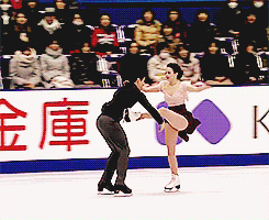 eggplantgifs:Free dance lifts from the top 4 teams || 2016 NHK Trophy