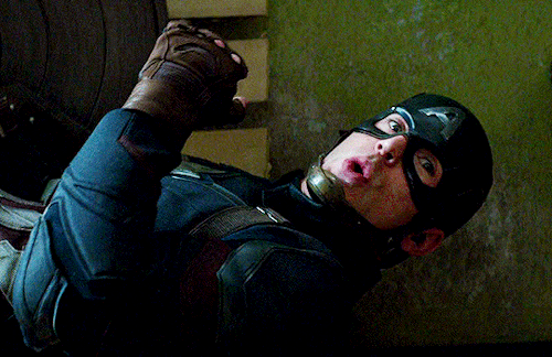 chrisevansupdates:Chris Evans in the Captain America: Civil War Gag Reel