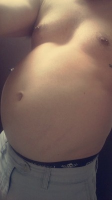 voredude25:I just wanted to show you all how fucking bloated I am today.