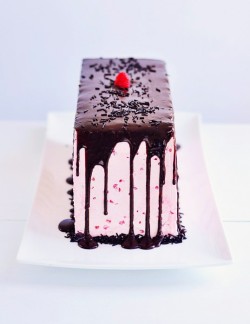 chocolateguru:  Dark Chocolate &amp; Raspberry Buttercream Cake with Ganache Drizzle