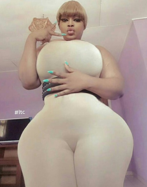 teamlongdick: addicted2curvez: #lovethemcurves #Curvz_Nation #cake_Nation #curvology #yaonice DUMB THICC 