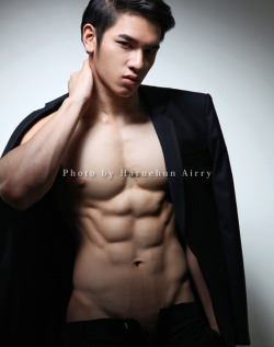 allasianguys:  Mossen Sripen by Haruehun