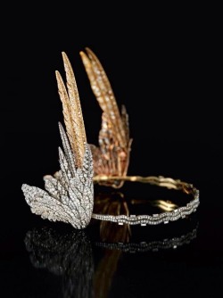 sierrahiker8: “Stunning diamond-winged tiara (Valkirie tiara) by Cartier commissioned by the late Mary Crewe-Milnes, Duchess of Roxburghe, in 1935. (The tiara will go on display for the first time at V&amp;A Dundee  via DuVallon’s cabinet).”