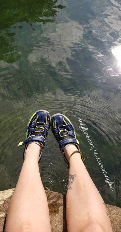 The next morning after camping at Richland Creek we made our way down to the river with coffee in ha