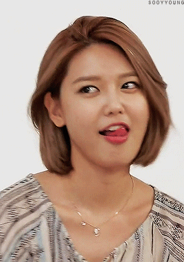sooyyoung:  this is what happens when it’s mentioned that the winning prize is food 