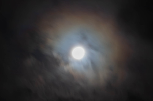 NO WARBilayered cloudstream and moon (Apr. 15, 2022)