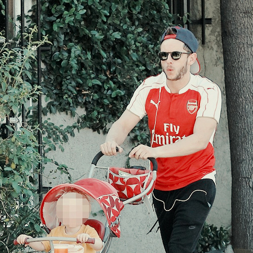 dailyjamiebell:  Jamie Bell out for a stroll with his son in Los Feliz, California (October 11, 2015)