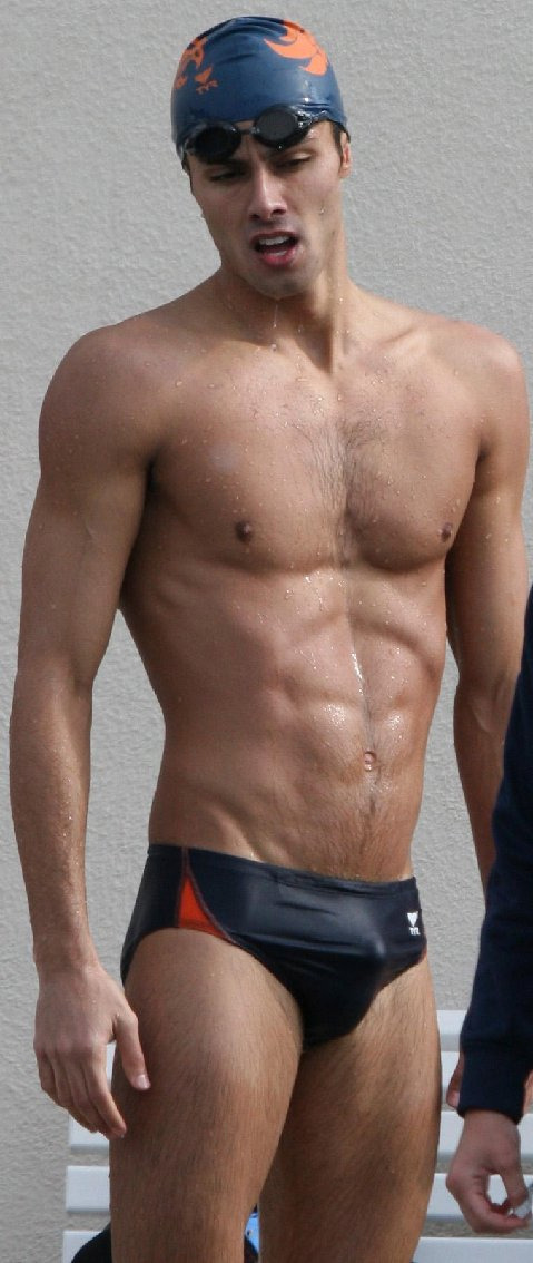 edcapitola:  jockbrad:  Swimmers, wrestlers, football players / singlets, jockstraps,