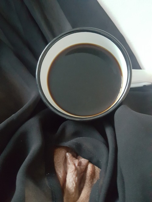 teuflisch-heiss: pudelmaus: Guten Morgen jemand Lust auf Cafe ? Nicht nur auf den Kaffee  Jaaaaa und