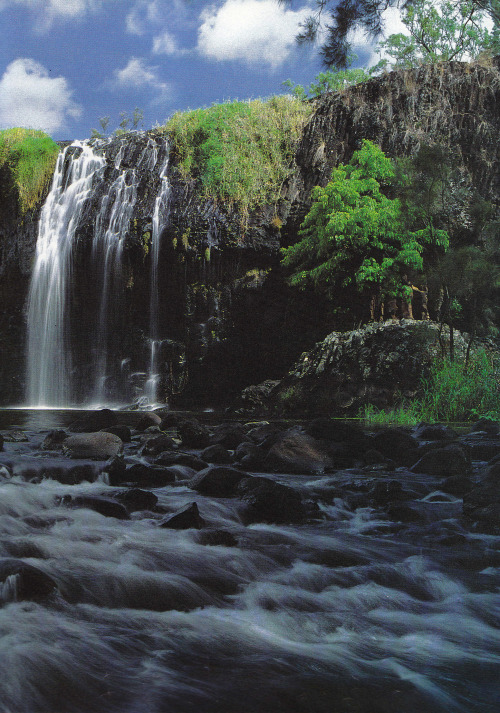 Millstream Falls, Discover Australia’s National Parks & Naturelands, Michael and Irene Mor