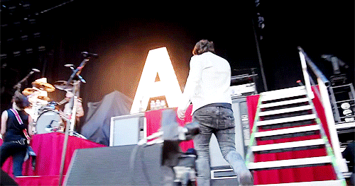 askingxalexandria:  Mayhem Festival Day 1: San Bernardina, CA [video] 