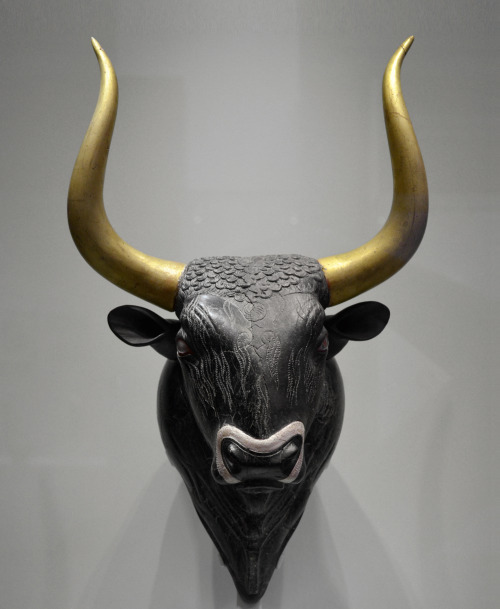 greek-museums:Archaeological Museum of Heraklion:Stone bull’s head rhyton- left side of head a