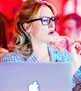 dailyriverdalegifs:#cinematic parallel #glasses-dale