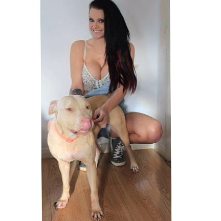 #LIFE 🙏 #girlswithink #girlswithtattoos #smile #pitsofig #pitbull #pitbullmom