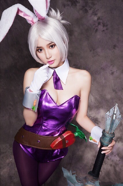 league-of-legends-sexy-girls:  Riven Cosplay porn pictures