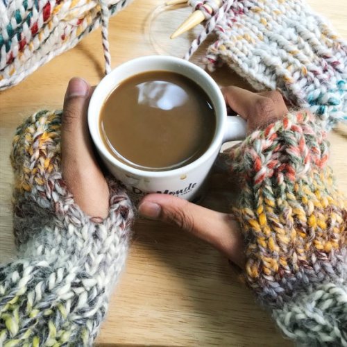 Knitted Hand Warmers //TheMonaKate