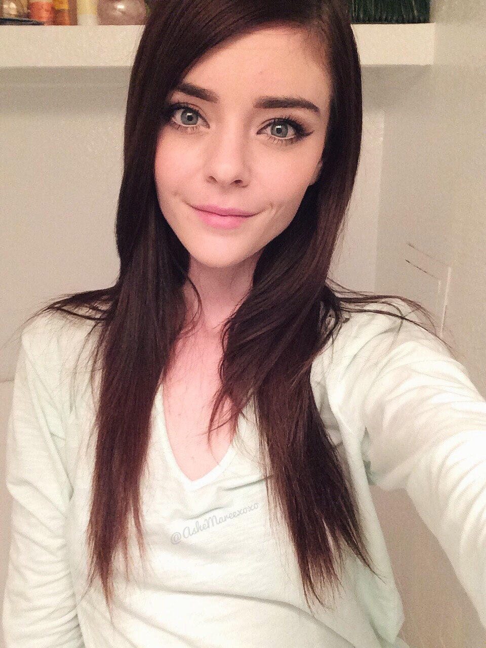 ixnay-on-the-oddk:  Getting online in 5 minutes! Check my Twitter (@AsheMareexoxo)