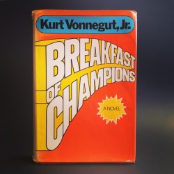 macrolit:  Breakfast of Champions, Kurt VonnegutFirst