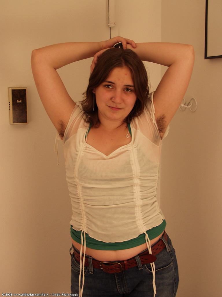 bigbuttsandsmallboobs:  The second to last pic was the one that convinced me I had
