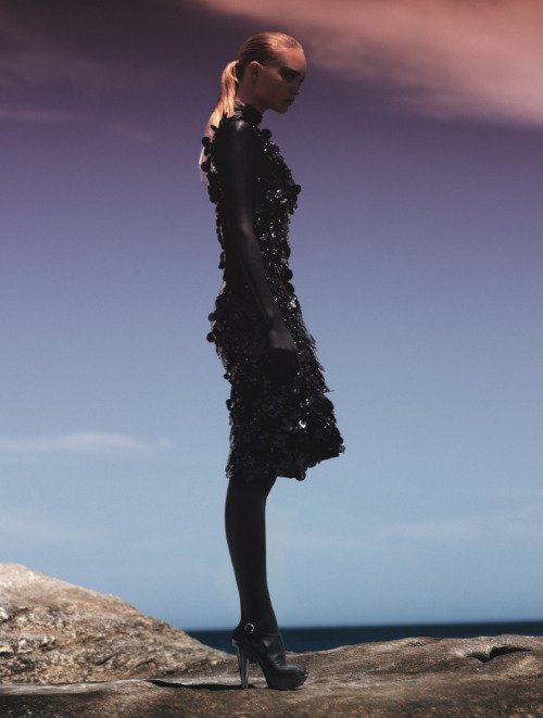 v-magazine:VINTAGE V: BEAUTY ON THE BEACH PHOTOGRAPHY WILL DAVIDSON  FASHION ALASTAIR MCKIMM  SEE 