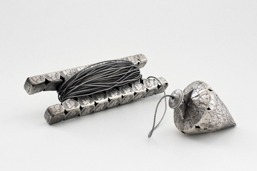 archiemcphee:  American artist Stacey Lee Webber does awesome things with coins. For The Craftsmen Series and The Craftsmen Series: Silver Collection she has used American coins to create some of the most beautiful hand tools we’ve ever seen. Photos