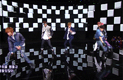 but-im-shy:  be it from the front or back, it’s still swagz overload 