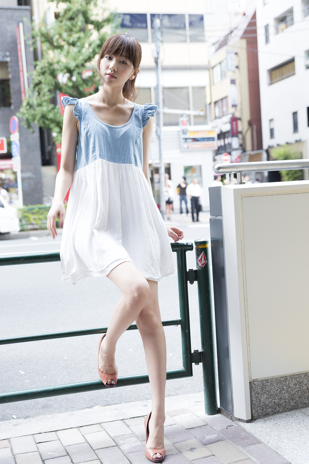 kawaiileg:  生脚｜美脚・脚フェチTumblr