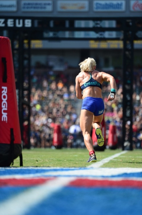 crossfitgames:Ragnheidur Sara Sigmundsdottir on the run in Suicide Sprint at the 2016 Reebok CrossFi