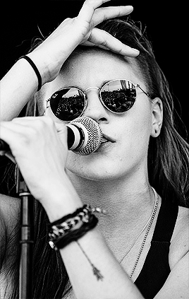 heypvris:  Lynn Gunn Alphabet: G is for Glasses 